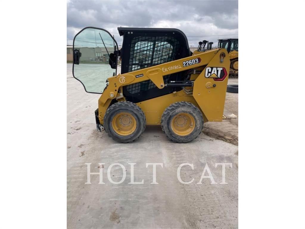 CAT 226D CAB Smykem řízené nakladače