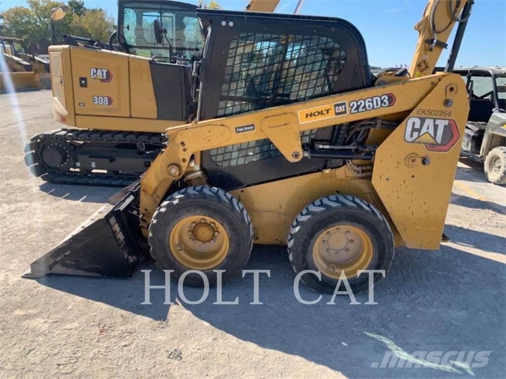 CAT 226D CAB Smykem řízené nakladače