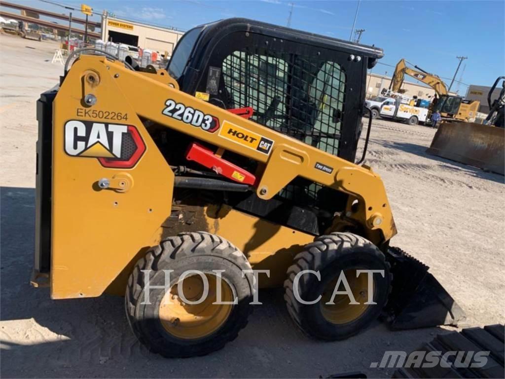 CAT 226D CAB Smykem řízené nakladače