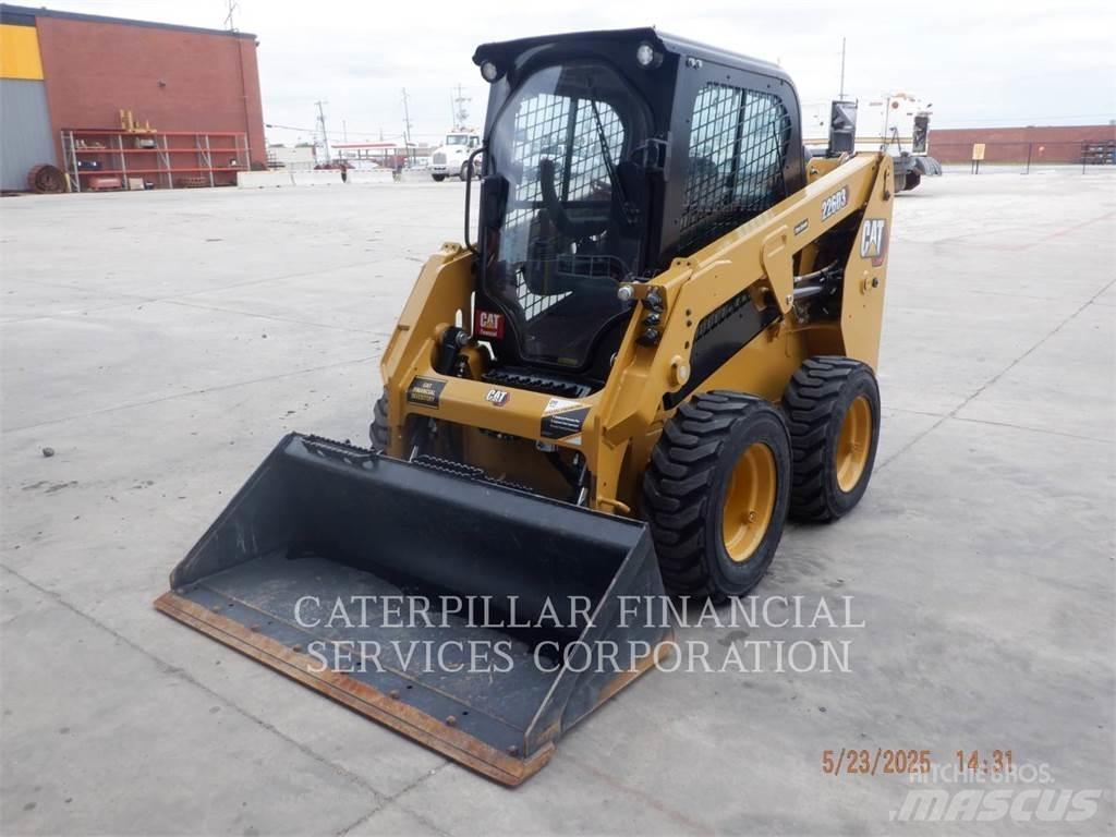 CAT 226D3 Smykem řízené nakladače