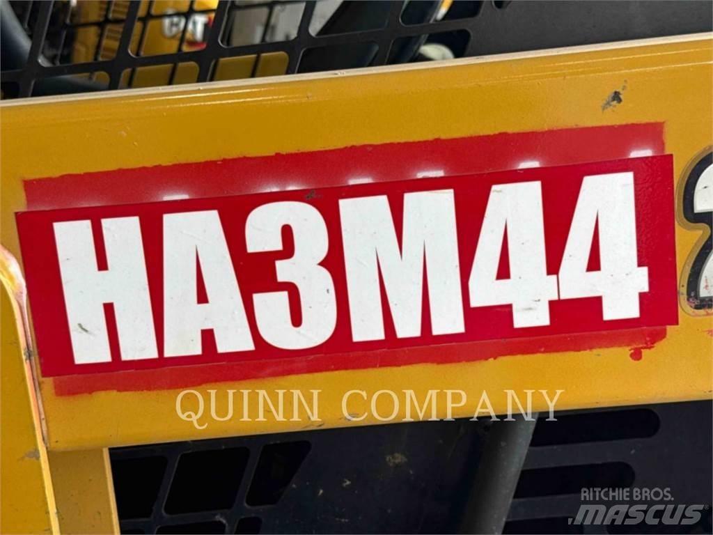 CAT 226D3 Smykem řízené nakladače