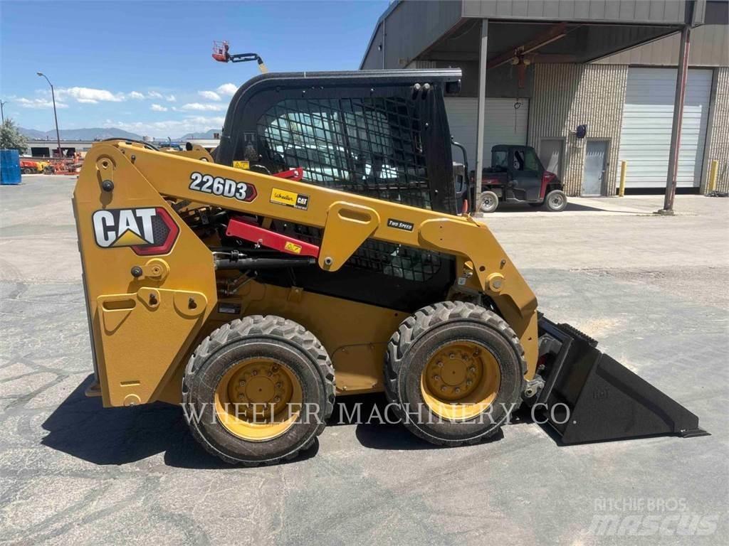 CAT 226D3 C3H2 Smykem řízené nakladače