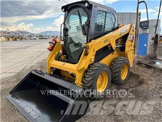 CAT 226D3 C3H2 Smykem řízené nakladače