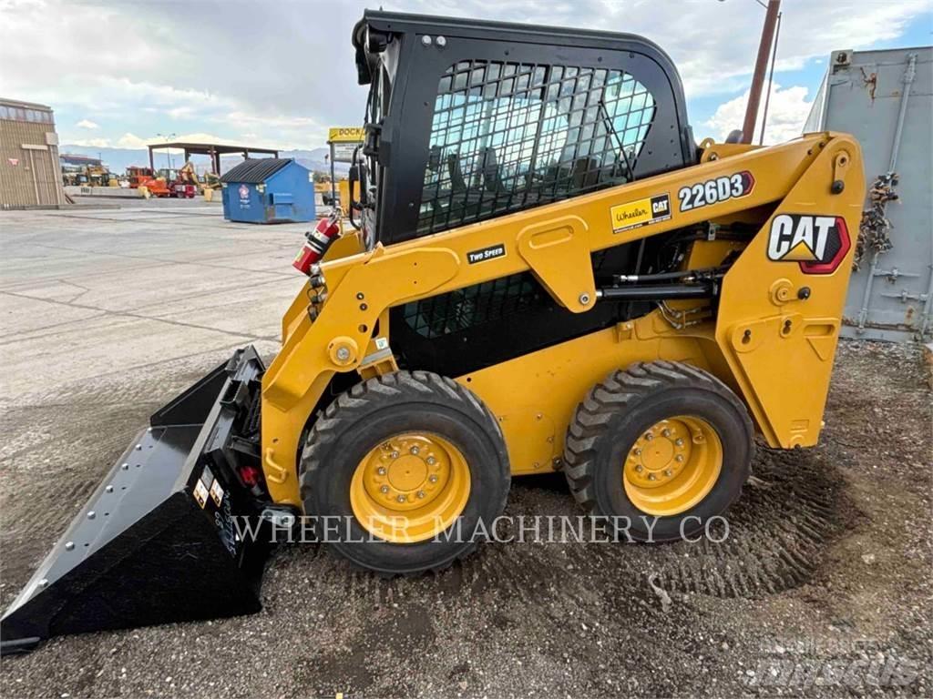 CAT 226D3 C3H2 Smykem řízené nakladače