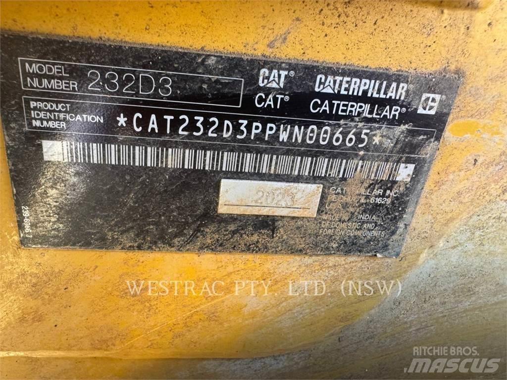 CAT 232D3LRC Smykem řízené nakladače