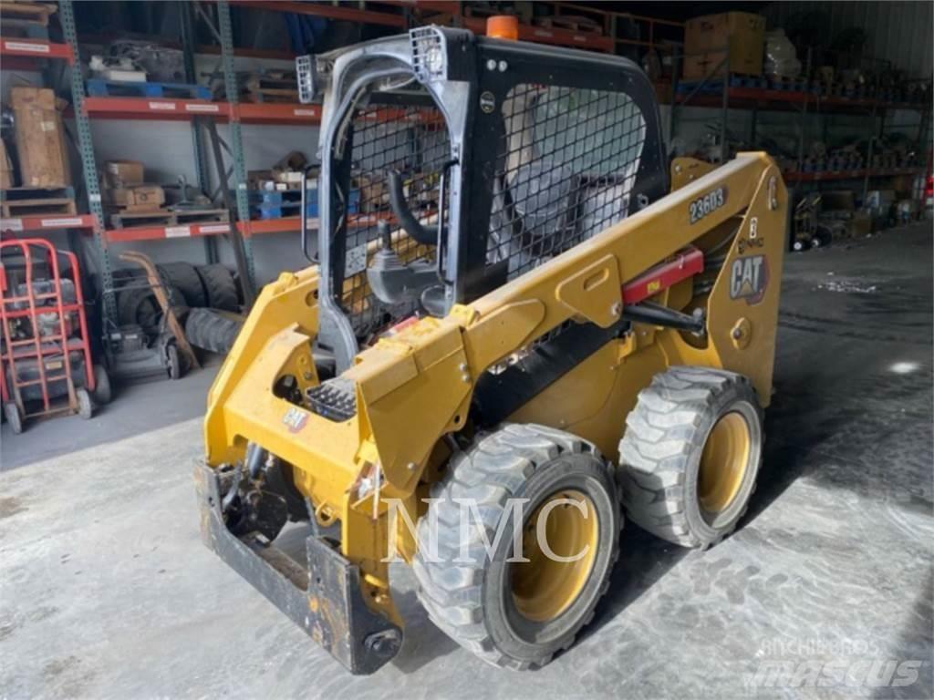 CAT 236D Smykem řízené nakladače