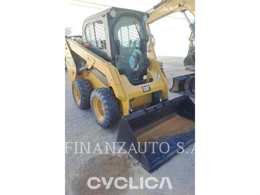 CAT 236D Smykem řízené nakladače