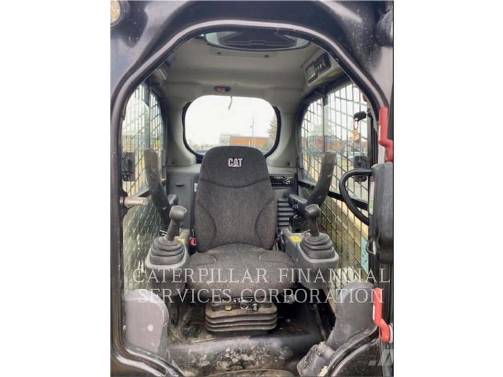 CAT 236D Smykem řízené nakladače