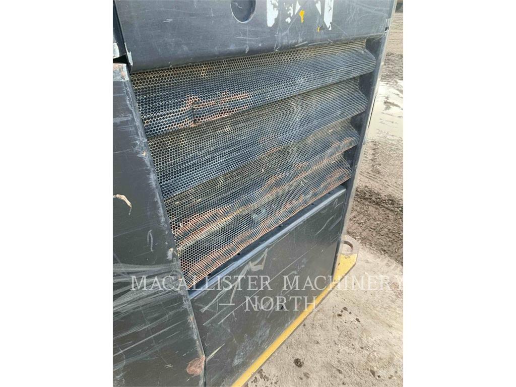 CAT 236D A2Q Smykem řízené nakladače