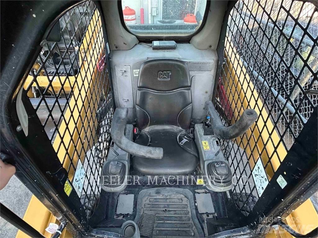 CAT 236D C1-H2 Smykem řízené nakladače