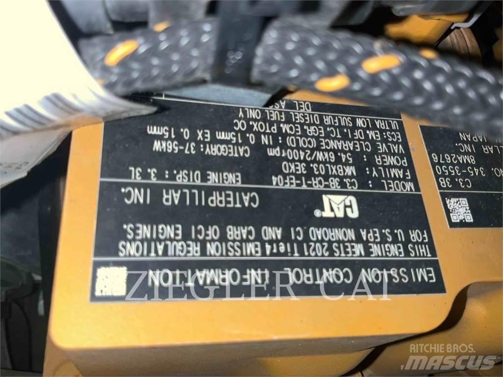 CAT 236D3 Smykem řízené nakladače