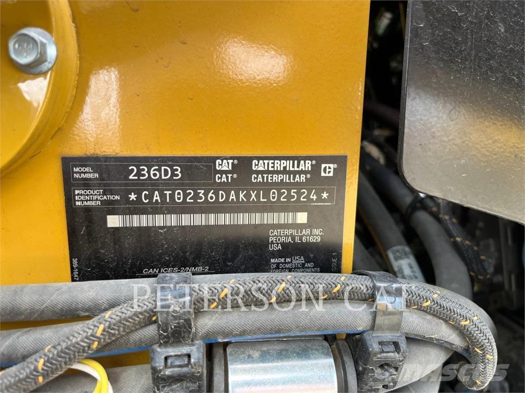 CAT 236D3 Smykem řízené nakladače