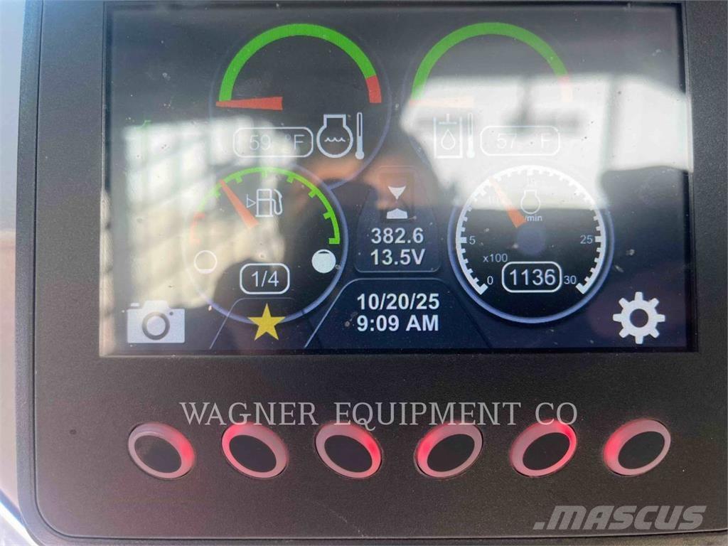 CAT 236D3 Smykem řízené nakladače