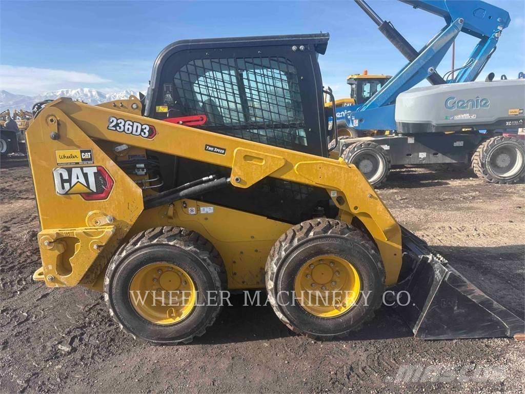 CAT 236D3 C3H2 Smykem řízené nakladače