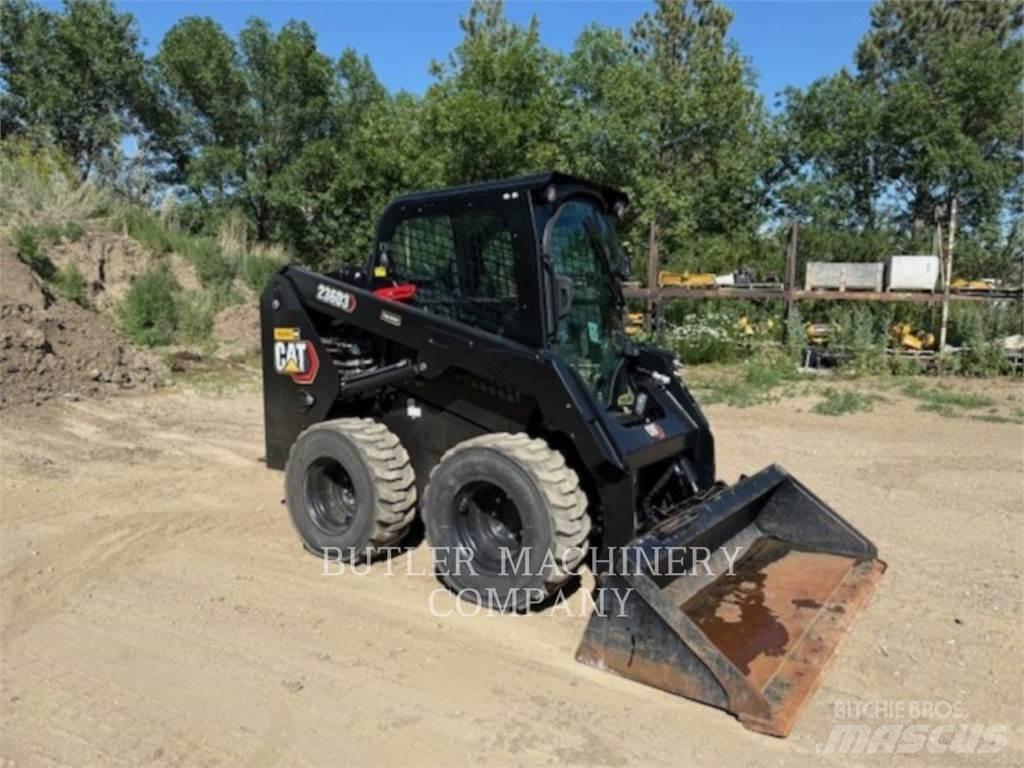CAT 236D3 C3H2 Smykem řízené nakladače