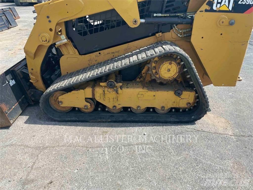 CAT 239D Pásové nakladače