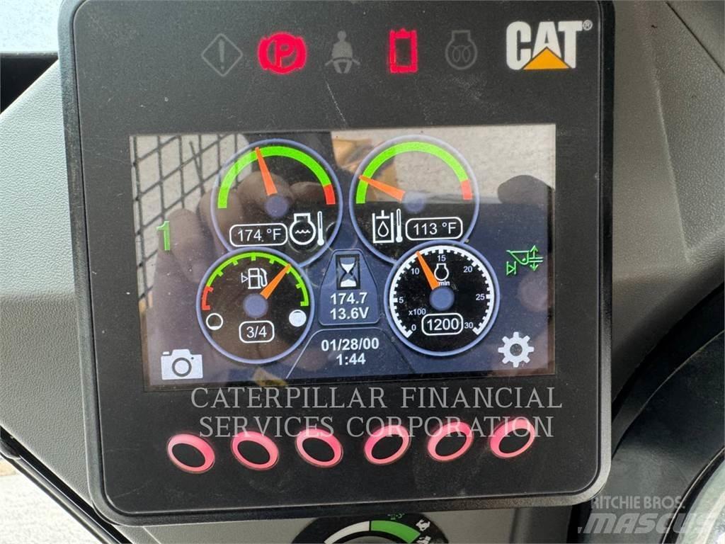 CAT 239D3 Pásové nakladače