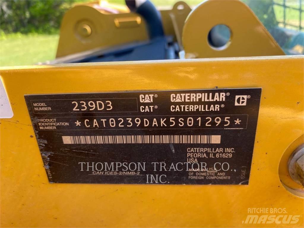CAT 239D3 Pásové nakladače