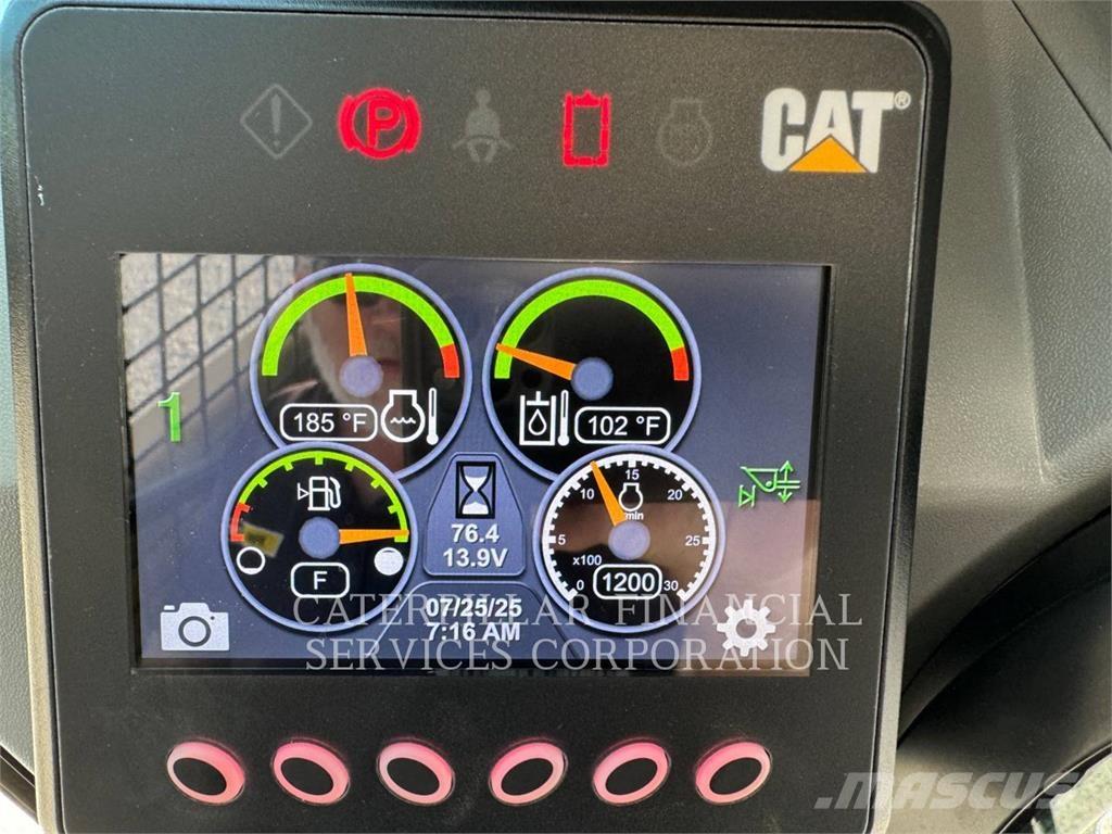 CAT 239D3 Pásové nakladače