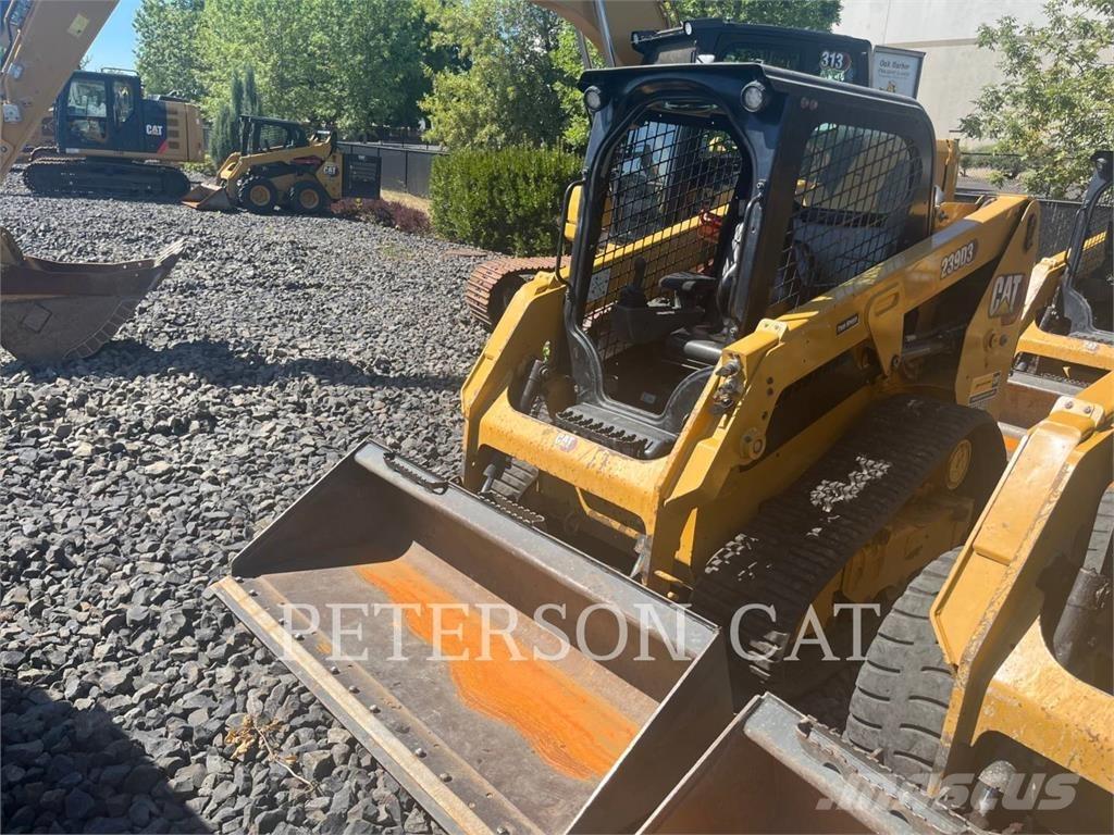 CAT 239D3 Smykem řízené nakladače