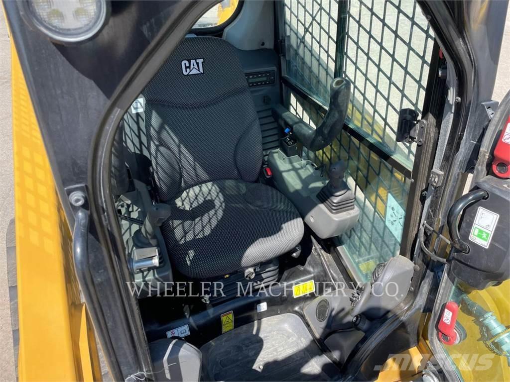 CAT 239D3 C1H2 Pásové nakladače