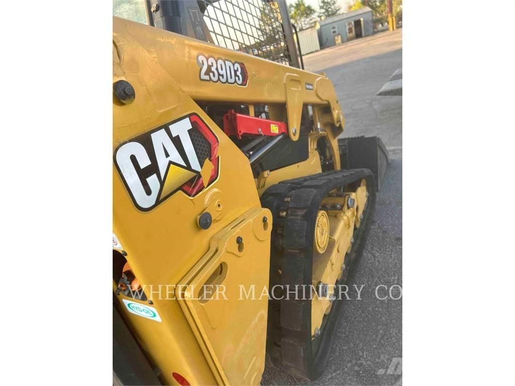 CAT 239D3 C1H2 Pásové nakladače