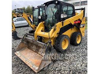 CAT 242D Smykem řízené nakladače