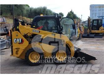 CAT 242D3 Smykem řízené nakladače