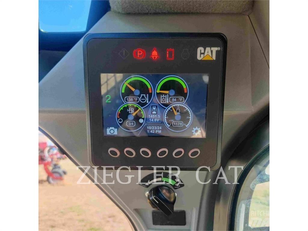CAT 242D3 Smykem řízené nakladače