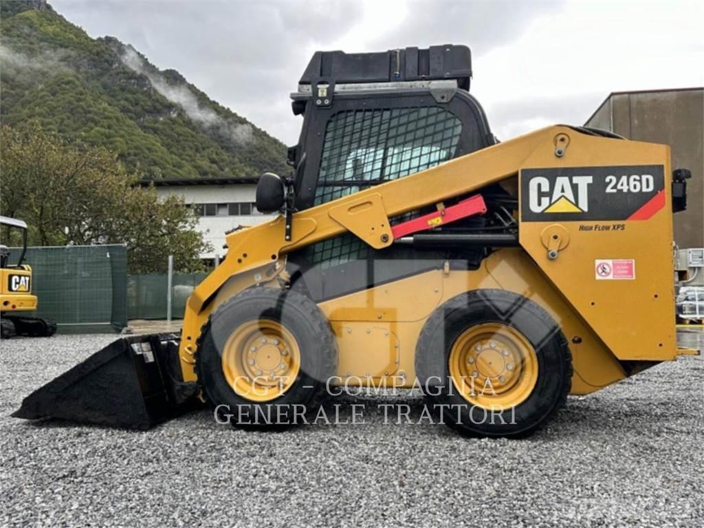 CAT 246D Smykem řízené nakladače