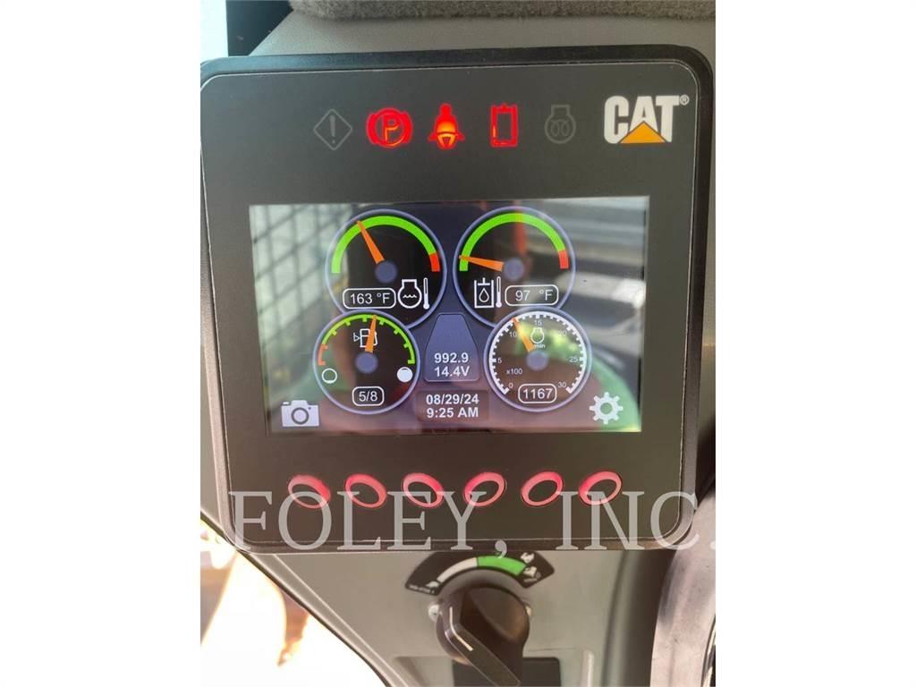 CAT 246D Smykem řízené nakladače