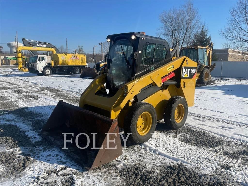 CAT 246D Smykem řízené nakladače