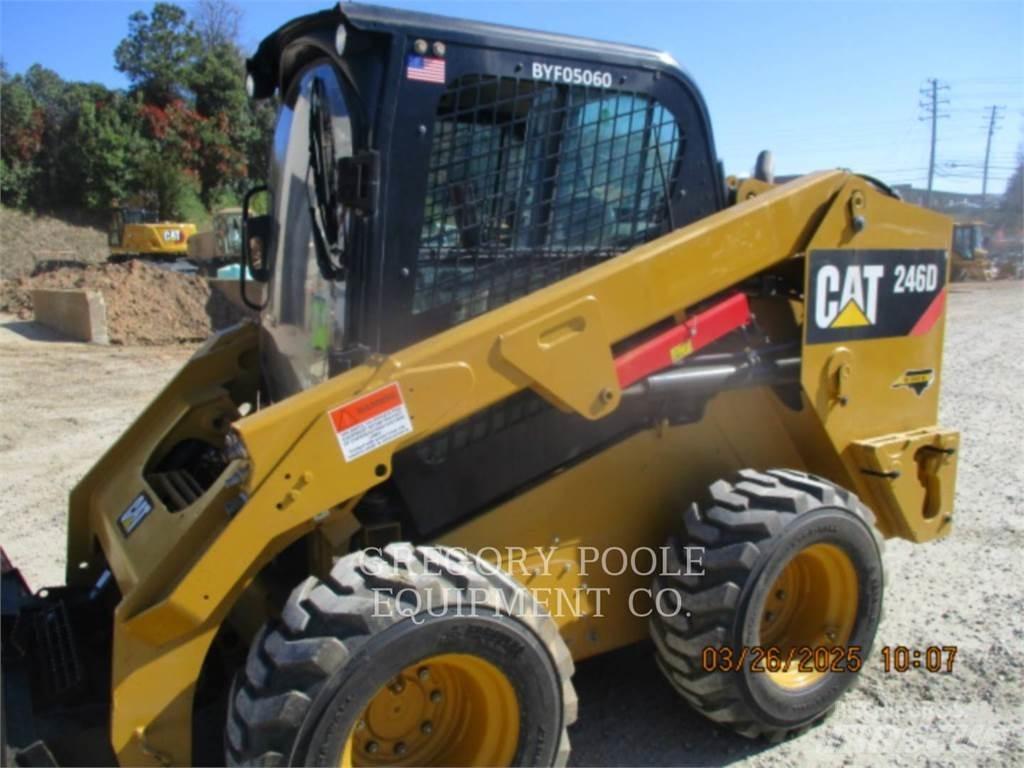 CAT 246D Smykem řízené nakladače