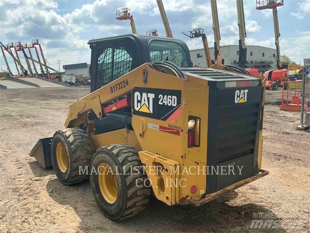 CAT 246D Smykem řízené nakladače