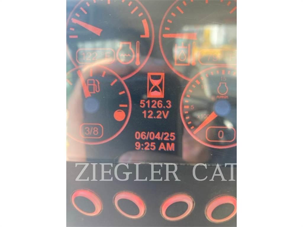 CAT 246D Smykem řízené nakladače