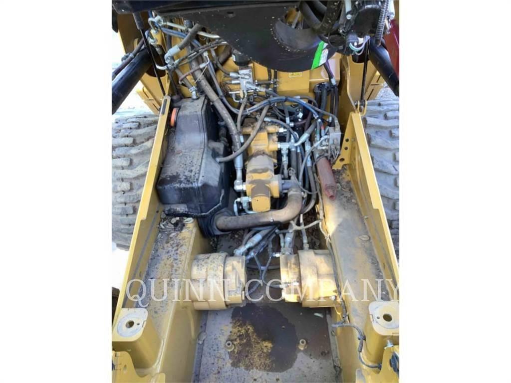 CAT 246D3 Smykem řízené nakladače