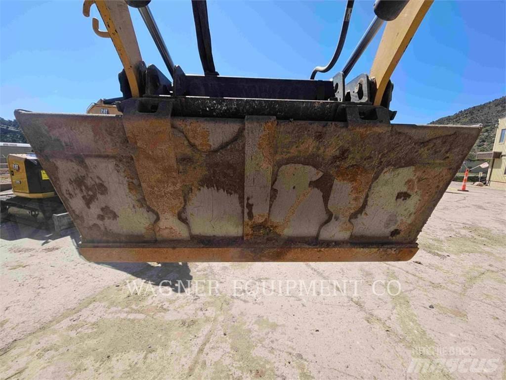 CAT 246D3 Smykem řízené nakladače