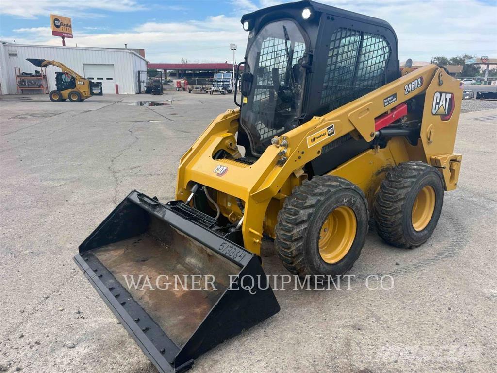 CAT 246D3 Smykem řízené nakladače