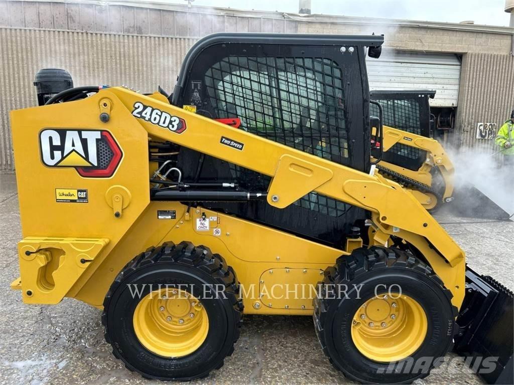 CAT 246D3 C3H2 Smykem řízené nakladače