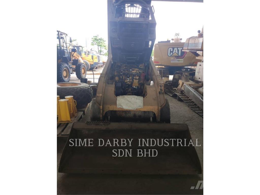 CAT 246DLRC Smykem řízené nakladače