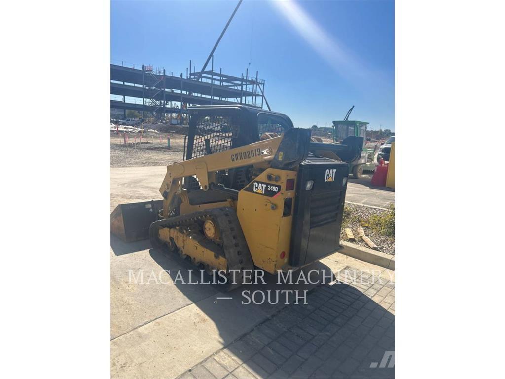 CAT 249D Pásové nakladače