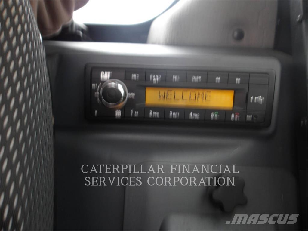 CAT 249D3 Pásové nakladače