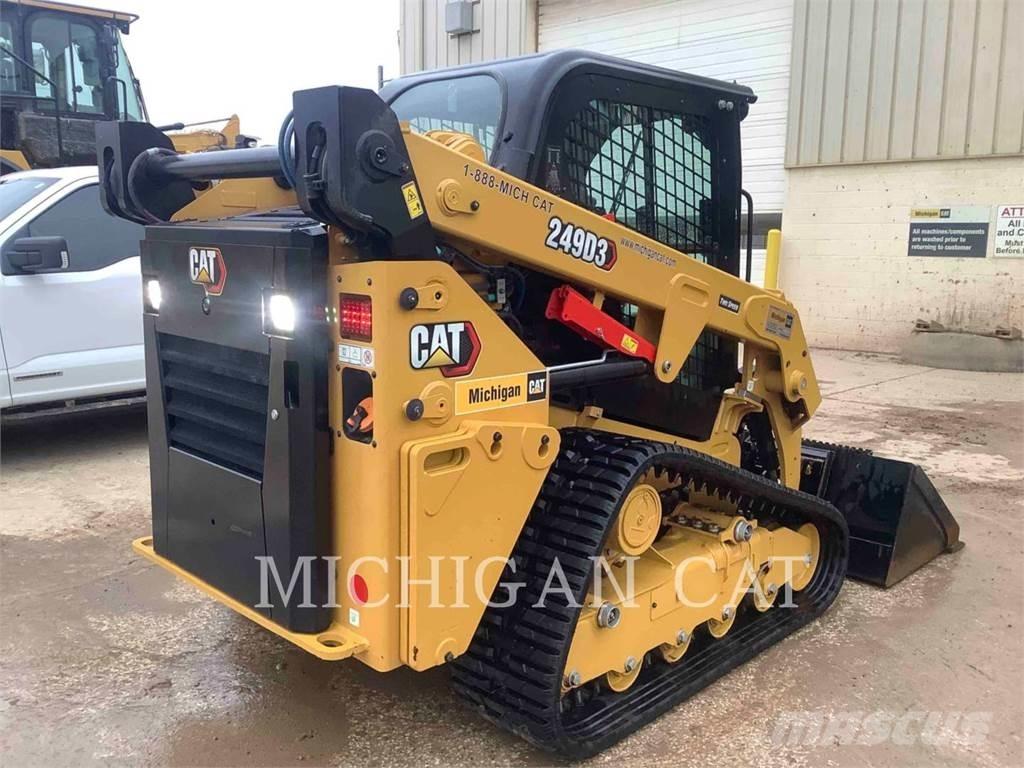 CAT 249D3 AQB Smykem řízené nakladače