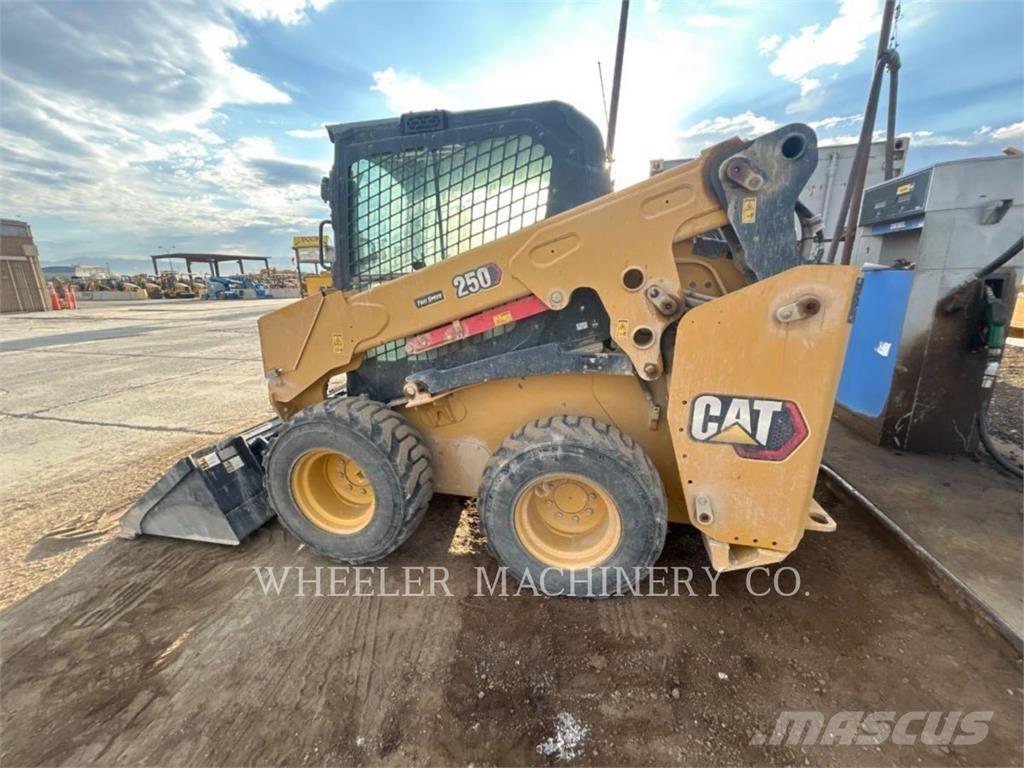 CAT 250 C3H2 Smykem řízené nakladače