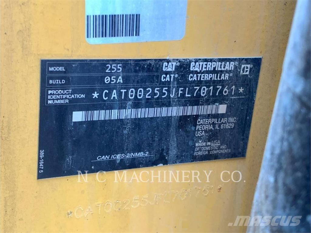 CAT 255 HP3CB Smykem řízené nakladače