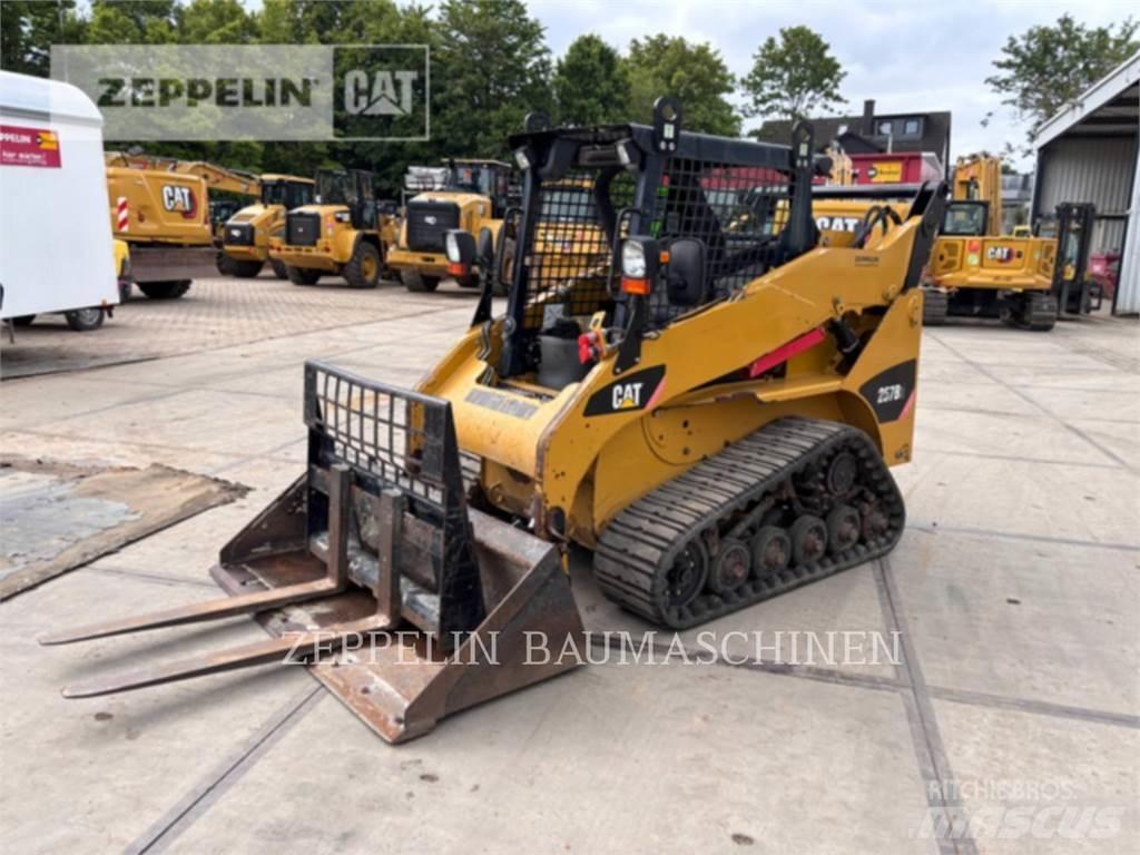 CAT 257B Smykem řízené nakladače