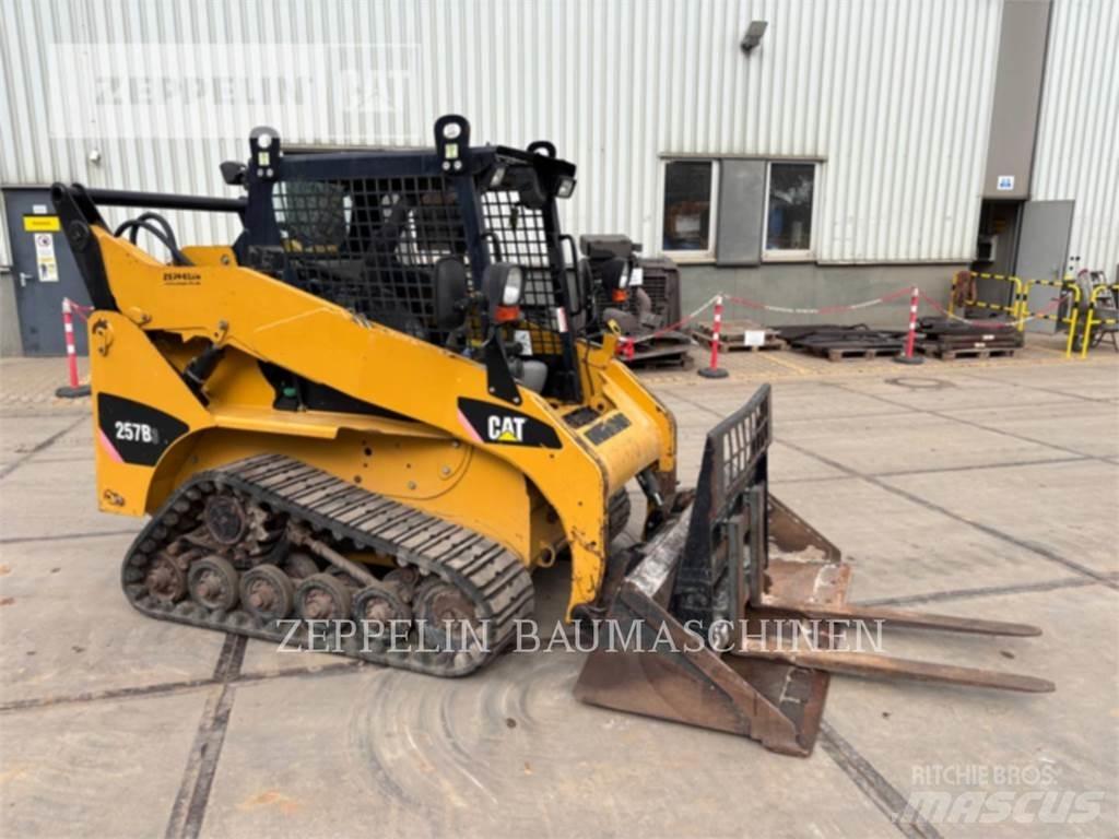 CAT 257B Smykem řízené nakladače