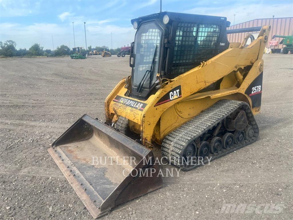CAT 257B Pásové nakladače