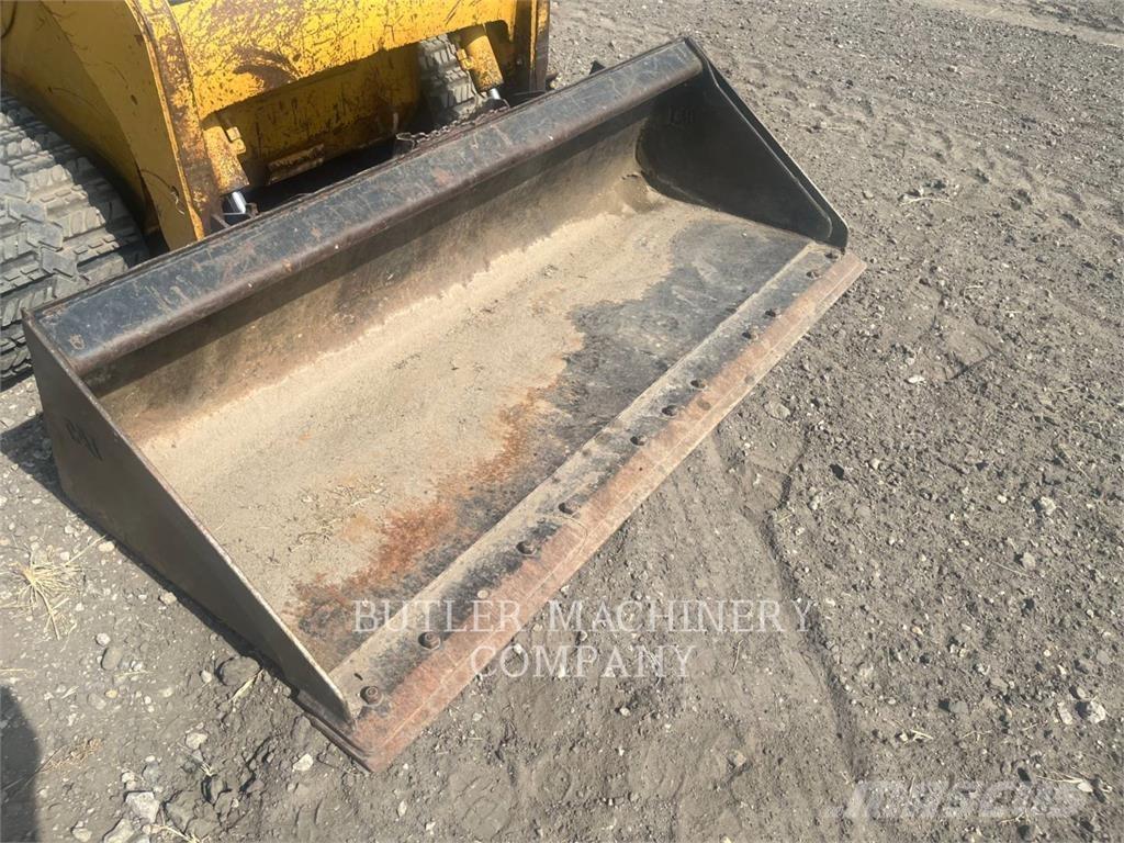 CAT 257B Pásové nakladače