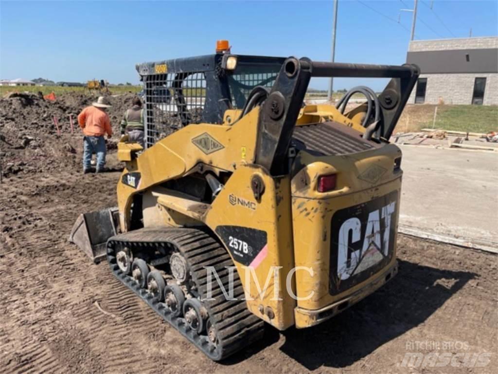CAT 257B2 Smykem řízené nakladače